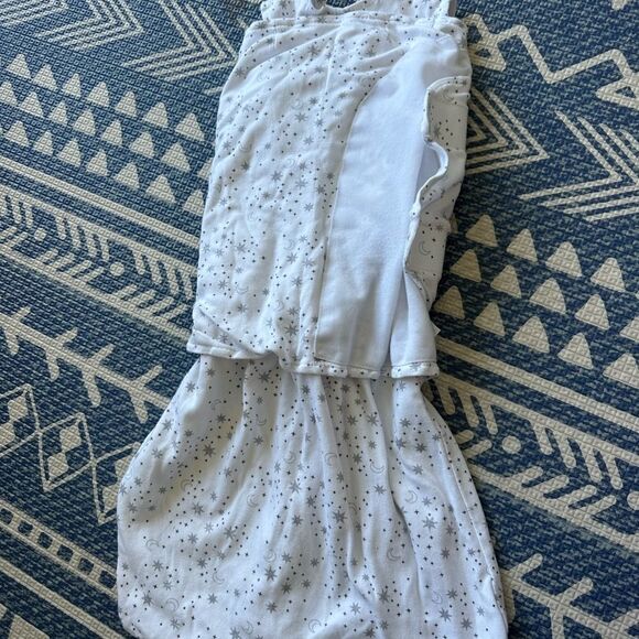 Halo Gray/ White Starry SleepSack Swaddle - Picture 5 of 5